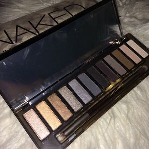Urban Decay Naked Smoky Palette